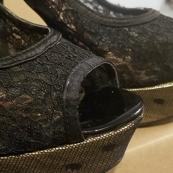 FREDERICK'S OF HOLLYWOOD 8.5 STILETTO PUMP - Picture 13 of 14